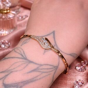 Elegant Gold Plated Bracelet with Crystal Accents